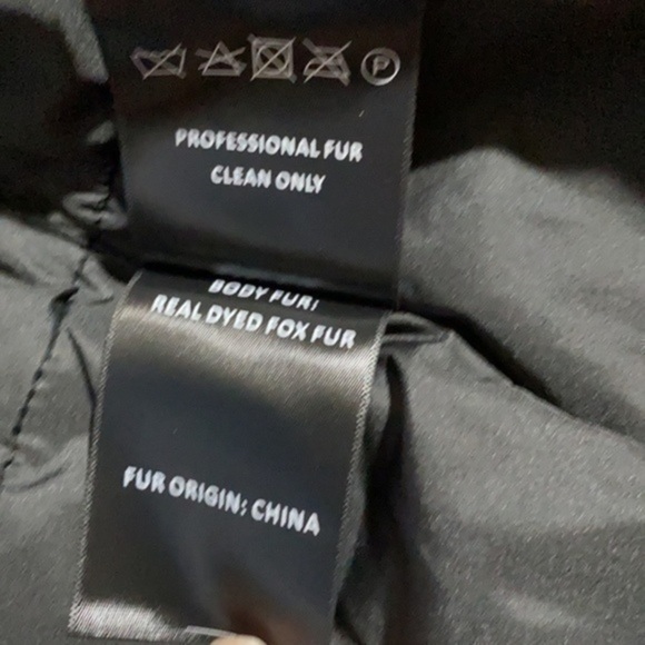 🎊Fox Fur Vest with Faux Leather Fringes🎊 - Picture 9 of 9